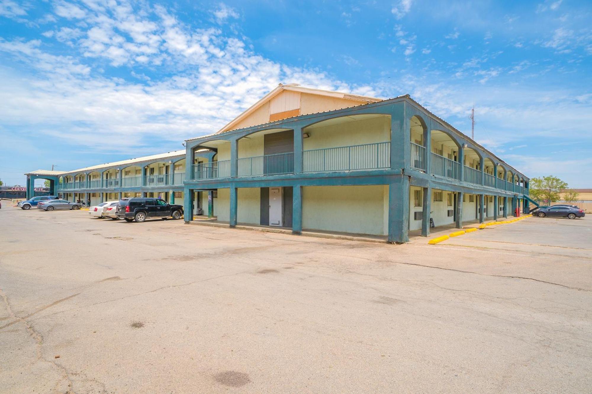 Oyo Hotel Midland Exterior foto